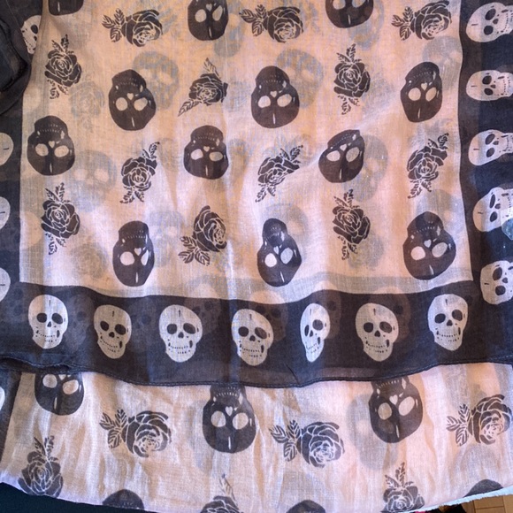 4/$20 Black and pink scarf with skulls and roses - Picture 5 of 5